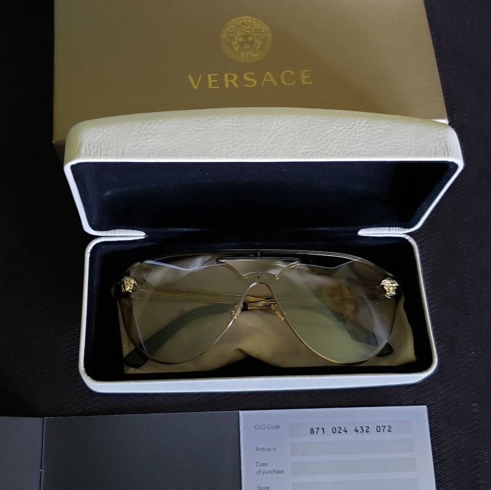 Authentic Versace Sunglasses - Picture 5 of 5